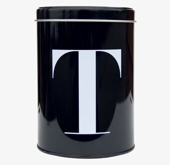 Plåtburk T från Nicolas Vahé, svart och stilren förvaring