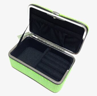 Bild av stilfullt smyckeskrin med smart förvaring