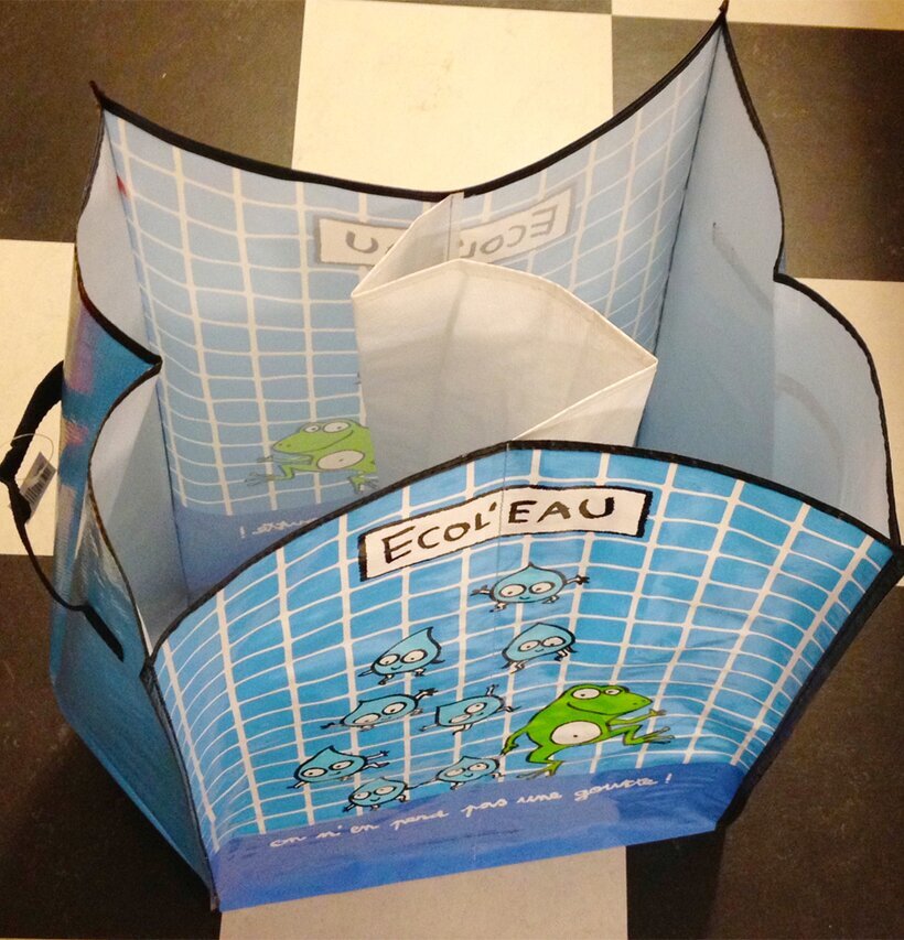 Tvättkorg Blå från Derriére la porte med grodmönster