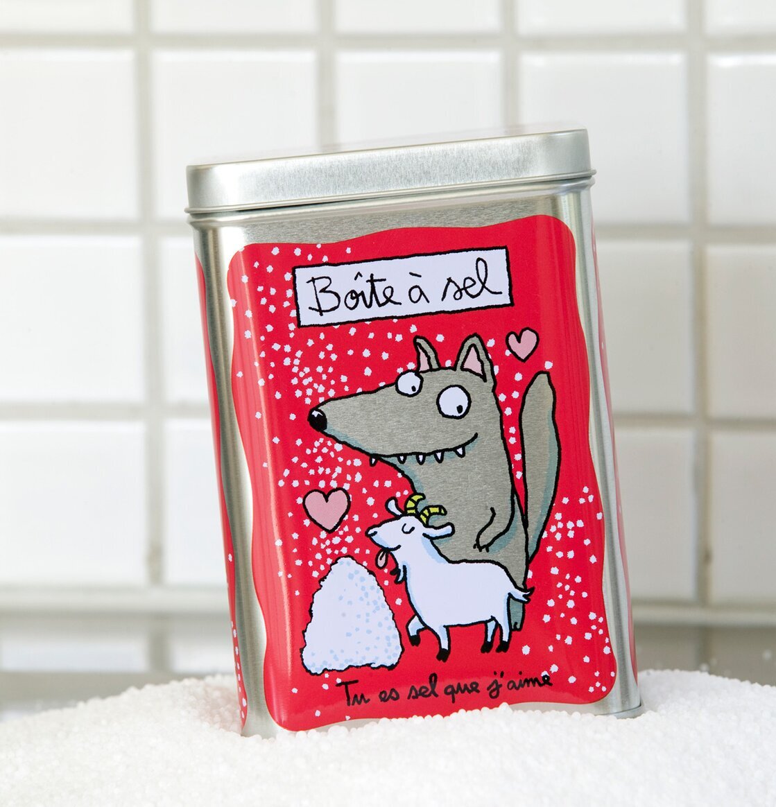 Plåtburk Salt röd från Derriére la porte med lekfull design