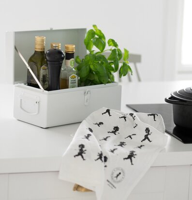 Bild av stilren köksförvaring med eleganta detaljer