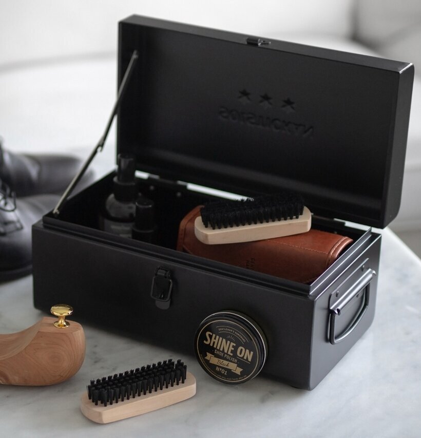 Foto av stilren och funktionell förvaringslösning