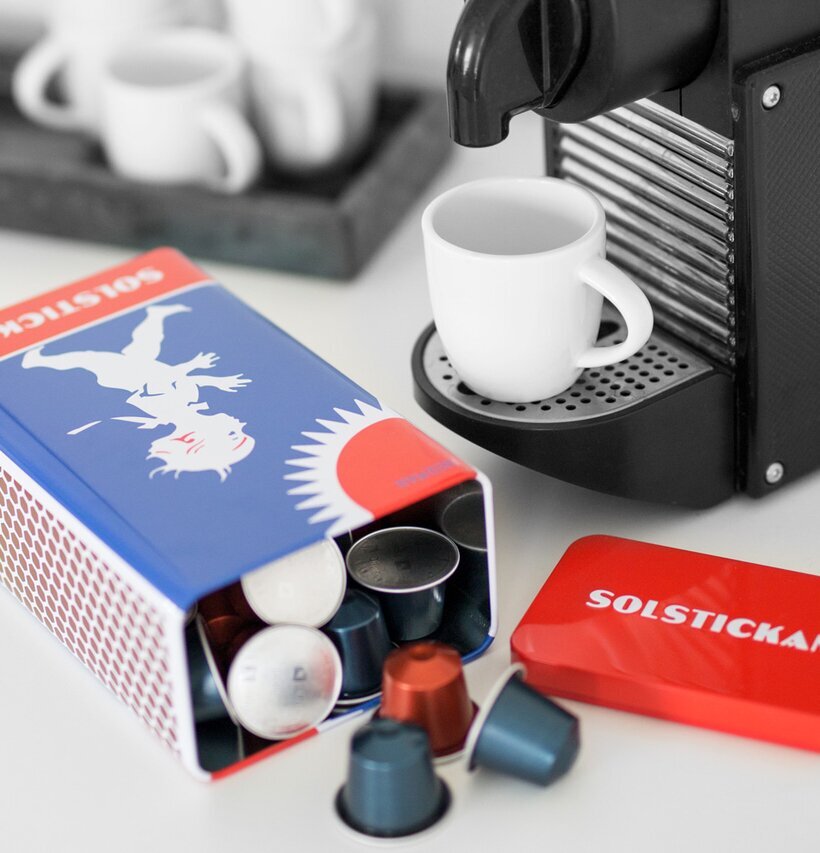 Plåtburk Kaffe Original från Solstickan på köksbänk