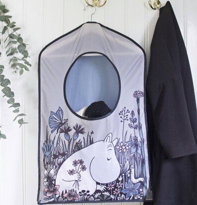 Bild av stilfull förvaringslösning i klassisk interiör