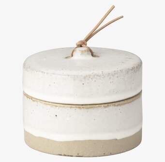 Bild av stilren och funktionell stengodsask med lock