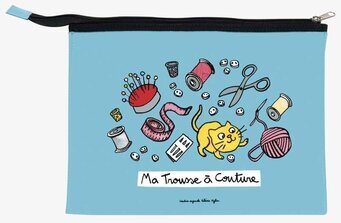 Bild av ljusblå syväska med lekfullt och färgglatt motiv