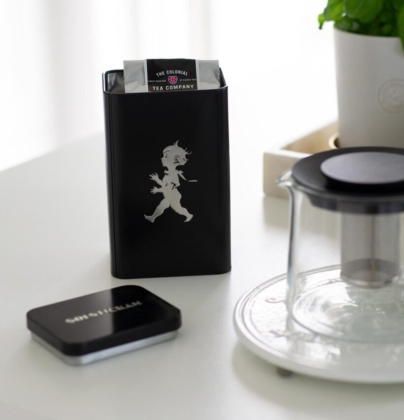 Plåtburk Te Svart från Solstickan med elegant design