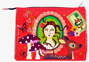 Bild av färgglad necessär med naturmotiv och detaljer