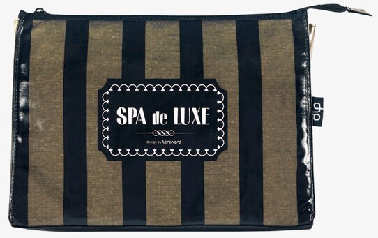 Bild av elegant necessär med distinkt design och stil