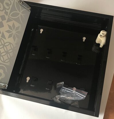 Bild av stilrent och funktionellt nyckelskåp inuti