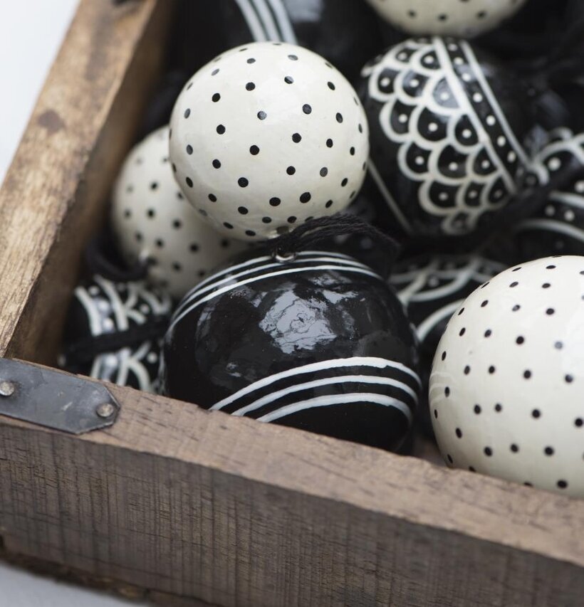 Trälåda Metallbeslag Unika från IB Laursen med kulor