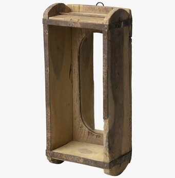 Bild av rustik trälåda med spegel och metallband