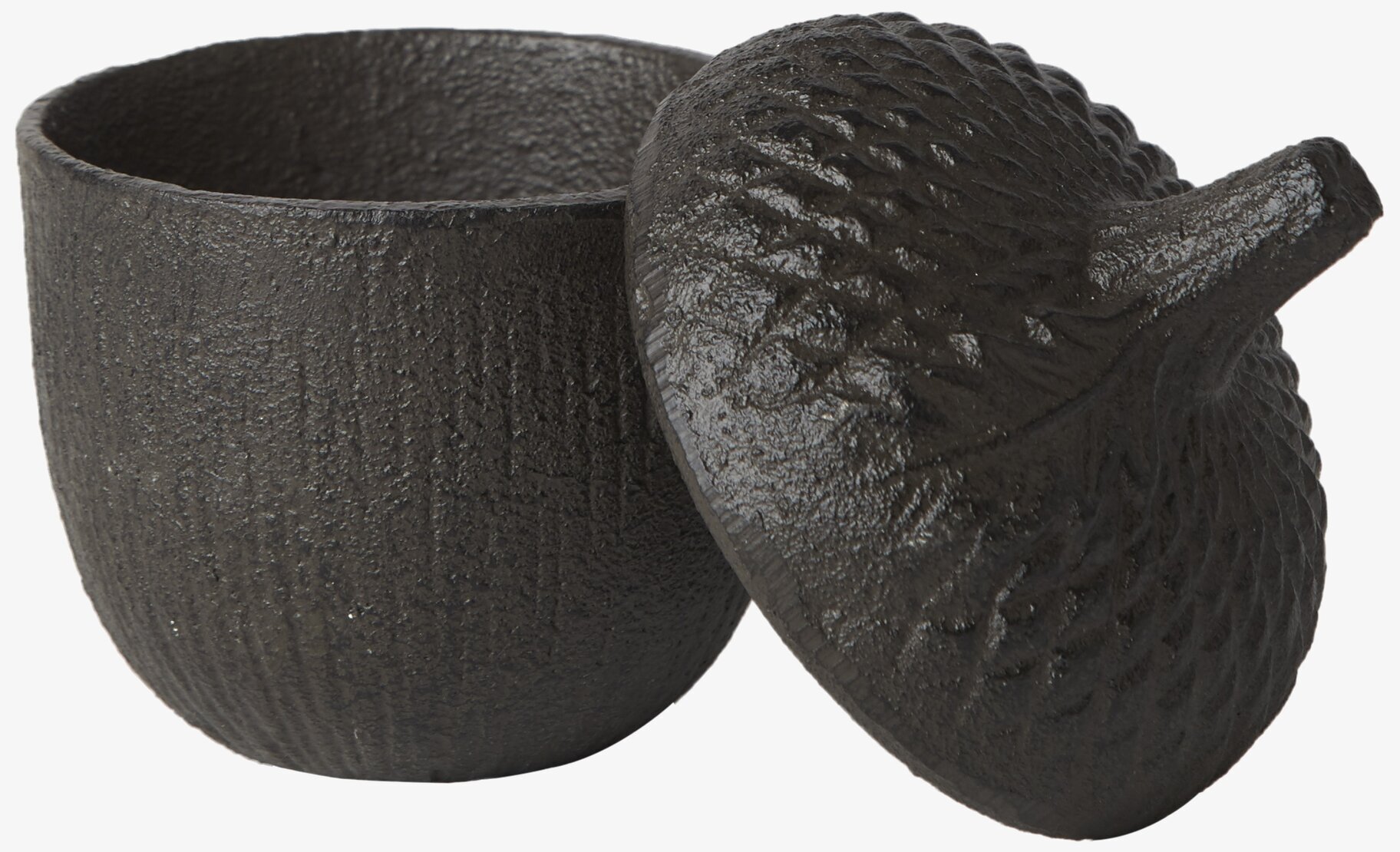 Frej Skål Med Lock från Affari med rustik och tidlös design