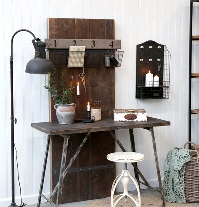 Bild av stilfull inredning med rustika detaljer