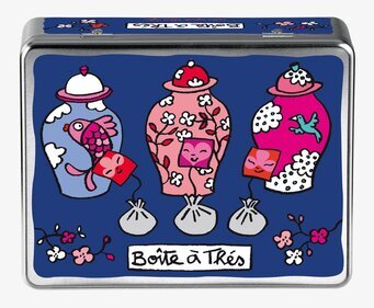 Bild av blå teburk med stiliserade asiatiska motiv