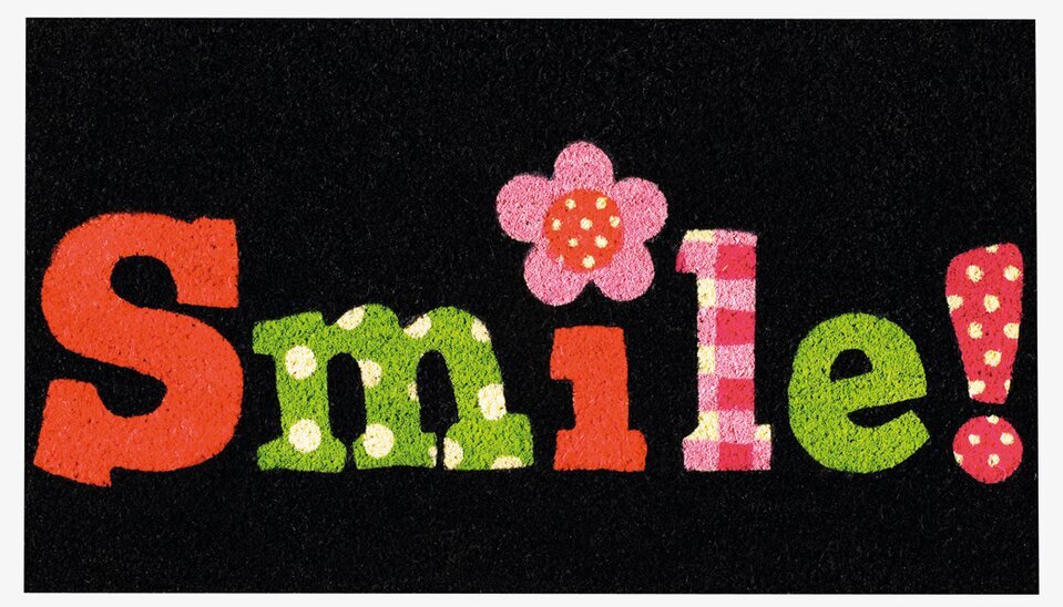 Foto: Färgglad dörrmatta med lekfull design och mönster