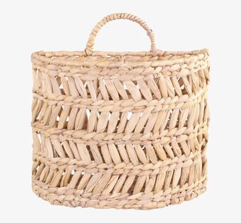 Bild av flätad väggkorg med rustik och jordnära stil
