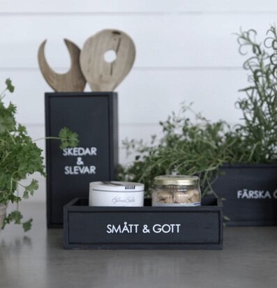 Bild av elegant köksuppsättning med stilren design