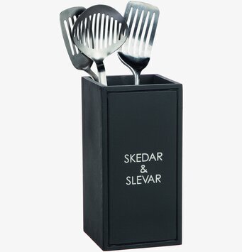 Bild av elegant svart trälåda för köksförvaring