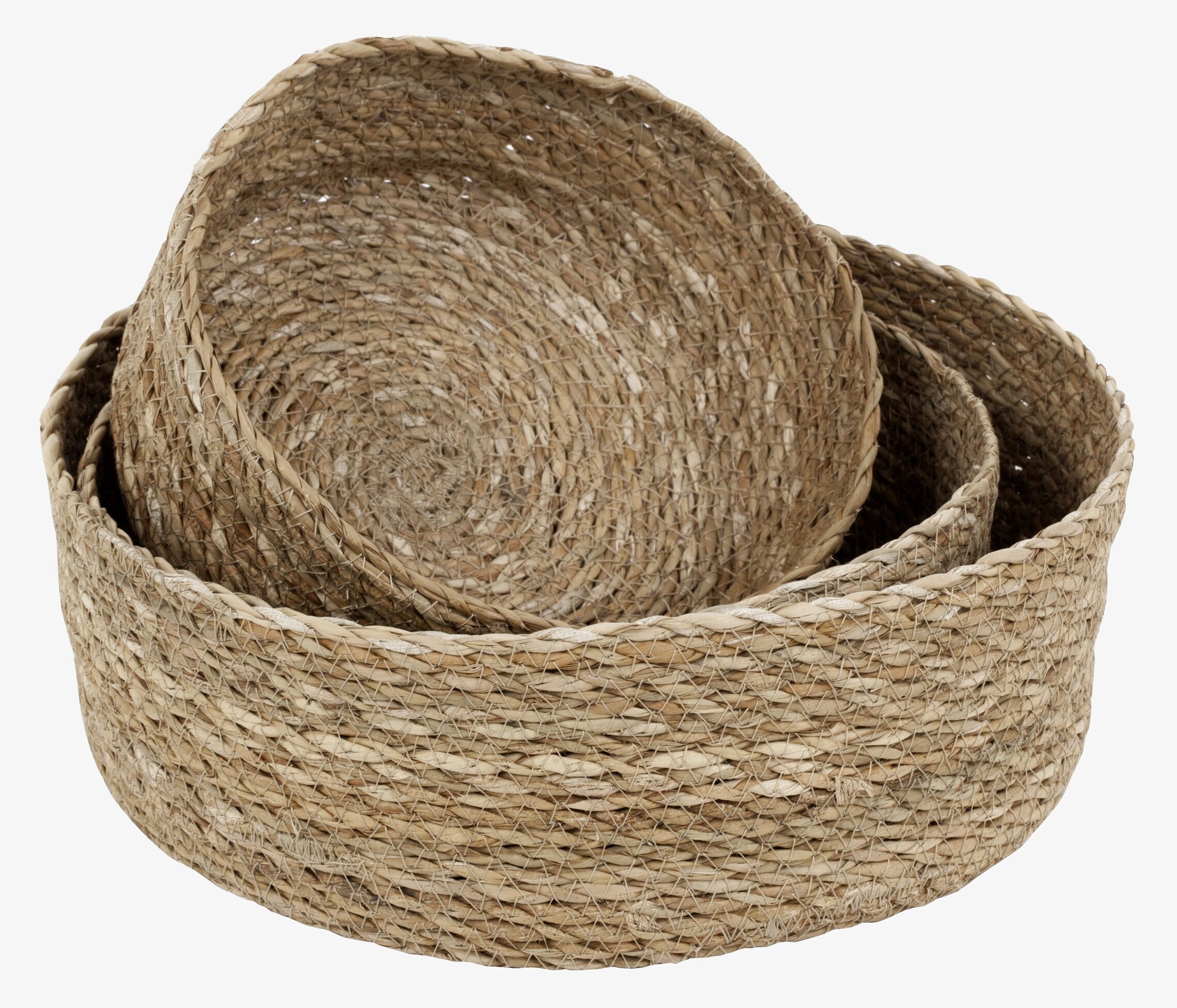 Bild av naturliga flätade korgar för stilren förvaring