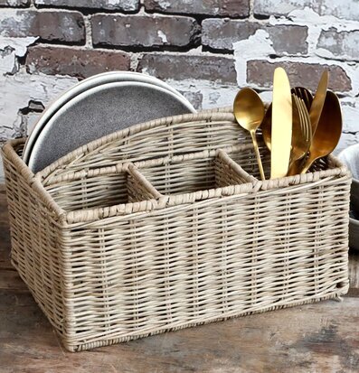 Bild av elegant rottingkorg för köksförvaring