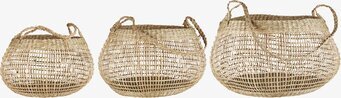 Bild av tre rustika flätade korgar i olika storlekar