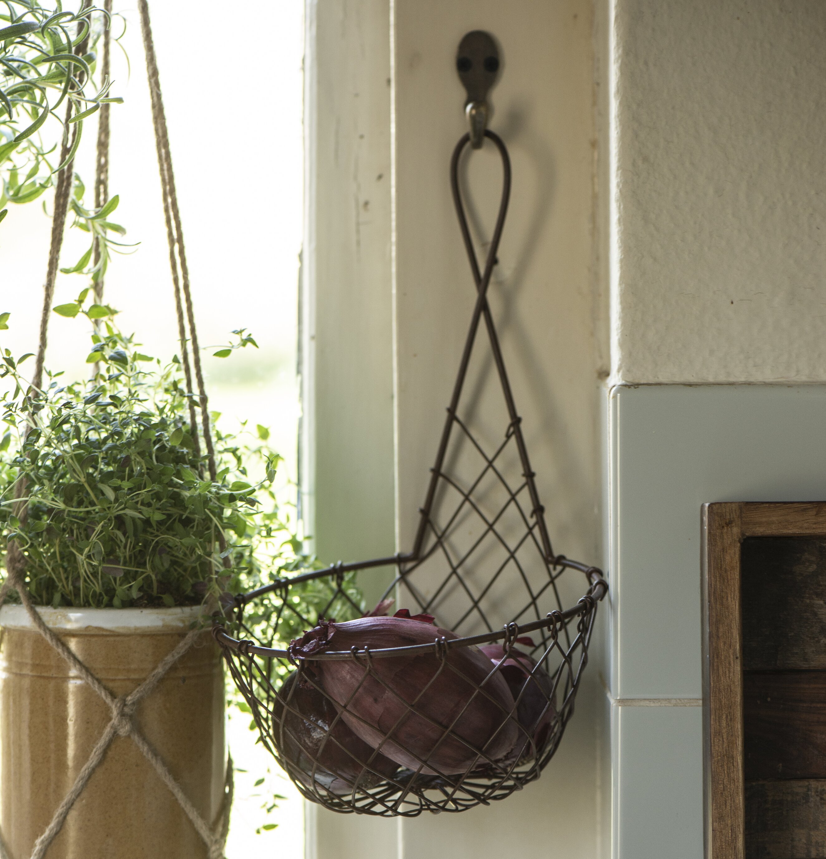 Bild av charmig och funktionell hemmainredning