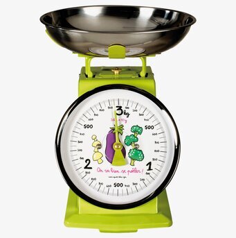 Foto av färgstark köksvåg med retro och lekfull design