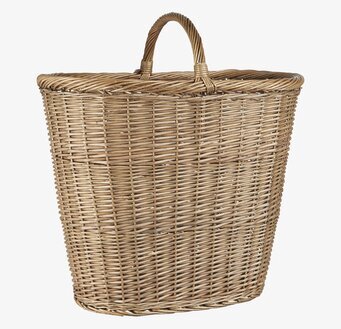 Bild av elegant oval korg i flätad pil med handtag