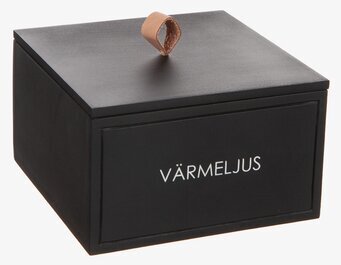 Bild av elegant och modern trälåda för värmeljus