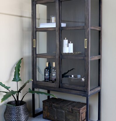 Bild av elegant inredning med vintage och modern stil