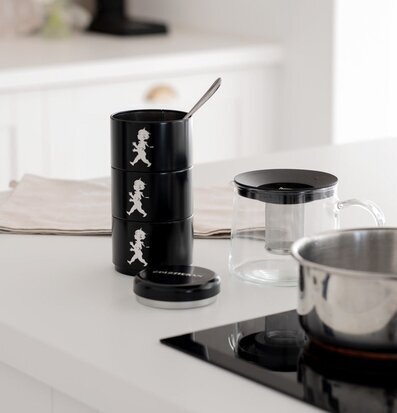 Förvaringsburk Tredelad Svart från Solstickan i köksmiljö