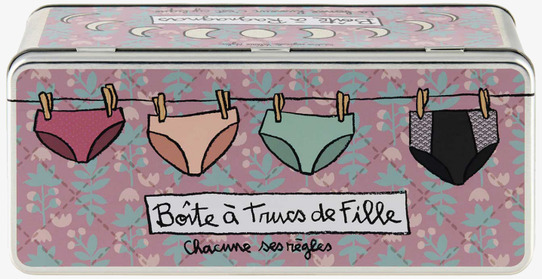 Plåtburk Prylar Tjej från Derriére la porte med tros-motiv