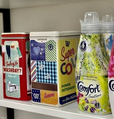 Plåtburk Tvättmedel #2 från Bromma Kortförlag i retrodesign