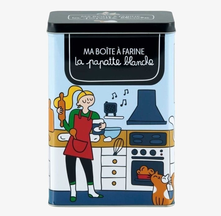 Plåtburk Mjöl Miaou från Derriére la porte i köksscen