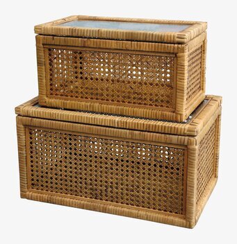 Bild av två rektangulära förvaringslådor i rotting