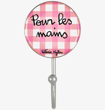 Bild av dekorativ kökskrok med klassiskt rutmönster