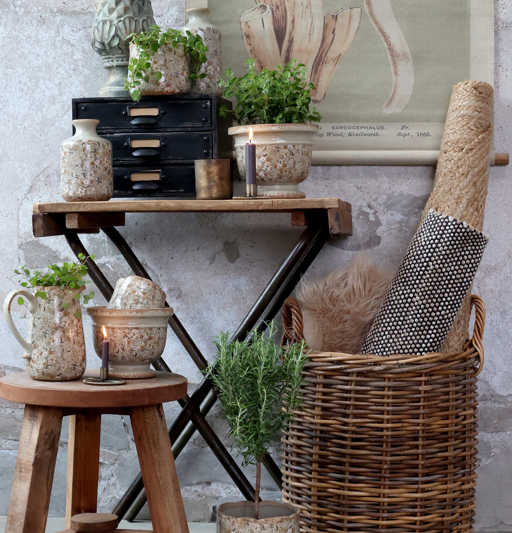 Bild av charmant inredd scen med industriell design