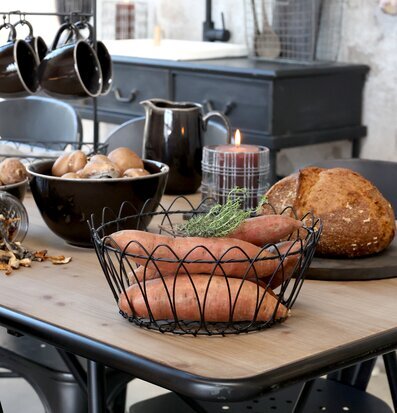 Foto av stilrent kök med rustik och modern design