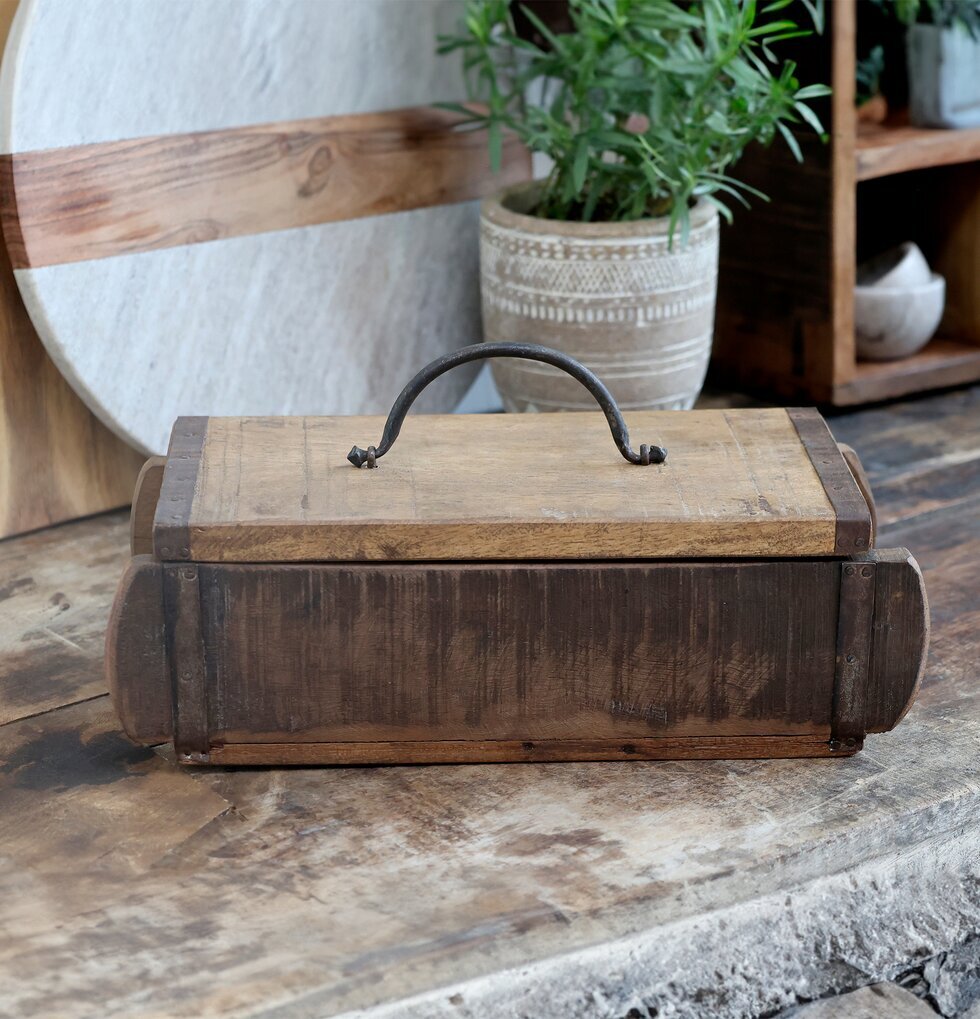 Murstensform Grimaud från Chic Antique på rustik träyta