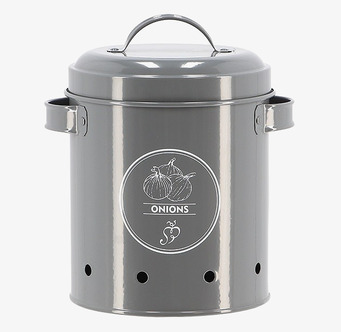 Plåtburk Lök Antracit från Gardenlife i ett stilrent kök
