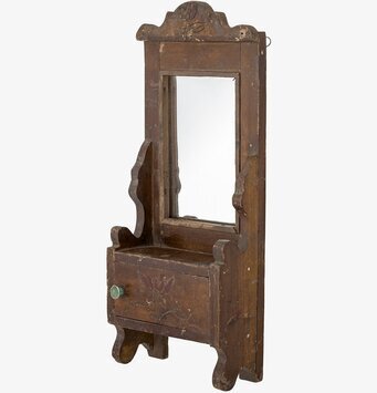 Bild av antik spegel med rustik charm och detaljer