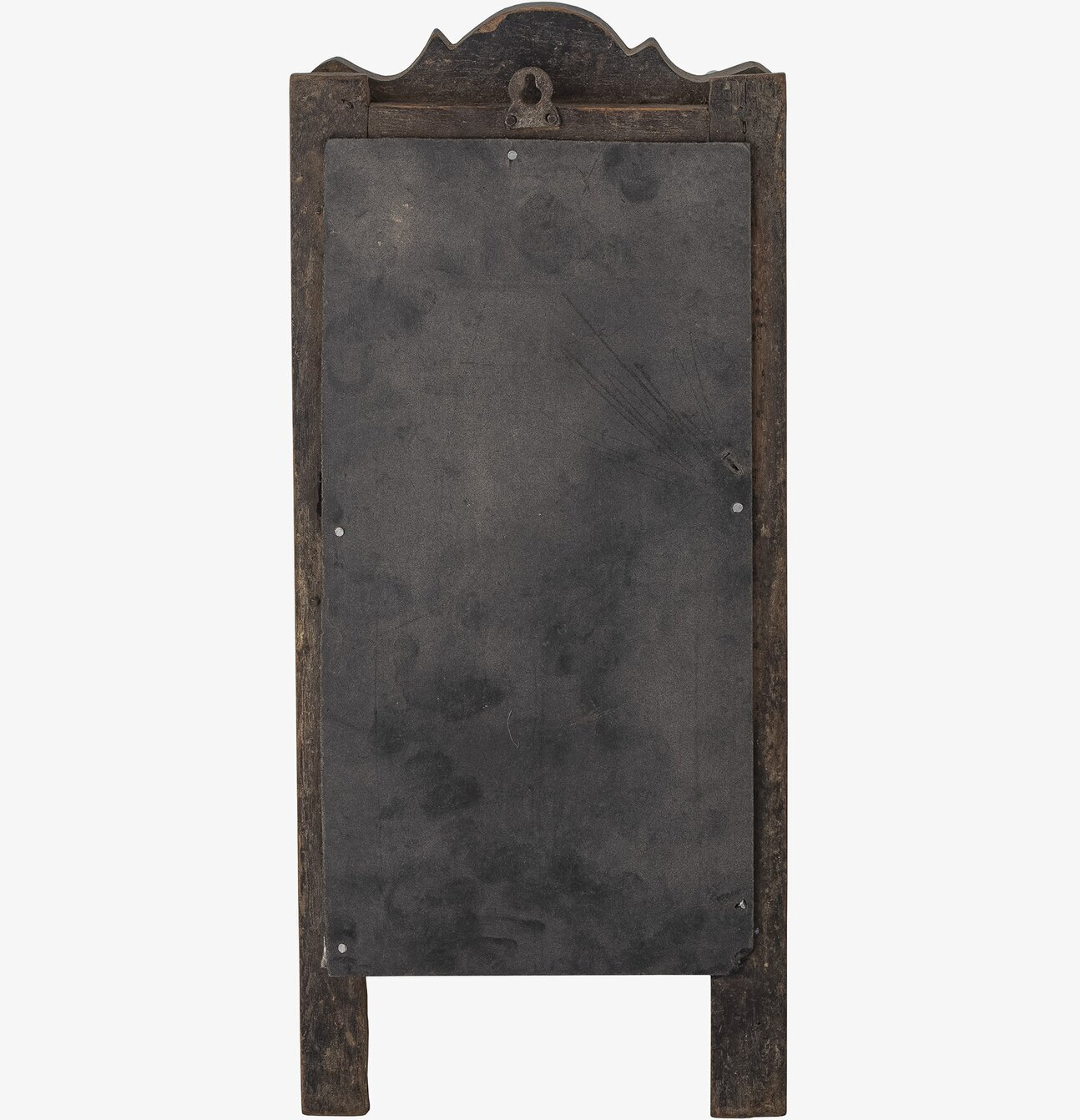 Bild av rustik tavla med svart yta och trädetaljer