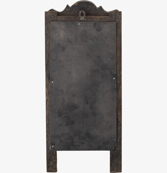 Bild av rustik tavla med svart yta och trädetaljer