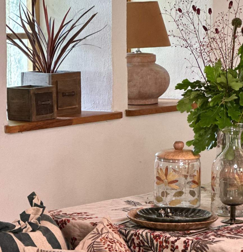 Trälåda Med Handtag XL från Miljögården på fönsterbräda