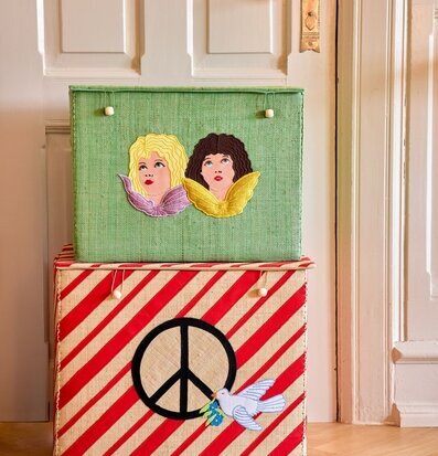 Bild av konstnärliga och funktionella förvaringskorgar