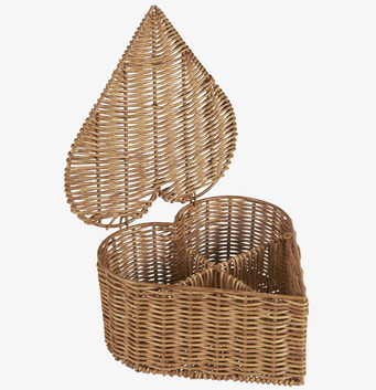 Bild av hjärtformad rottingbox med fyra fack