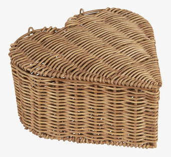 Bild av hjärtformad rottingbox med fyra fack