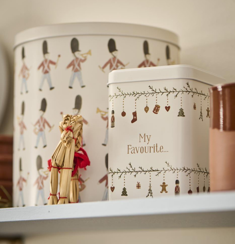 Plåtburk My Nostalgic från IB Laursen på vit hylla