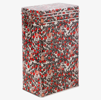 Bild av färgstark plåtburk med Lilla My och tranbär